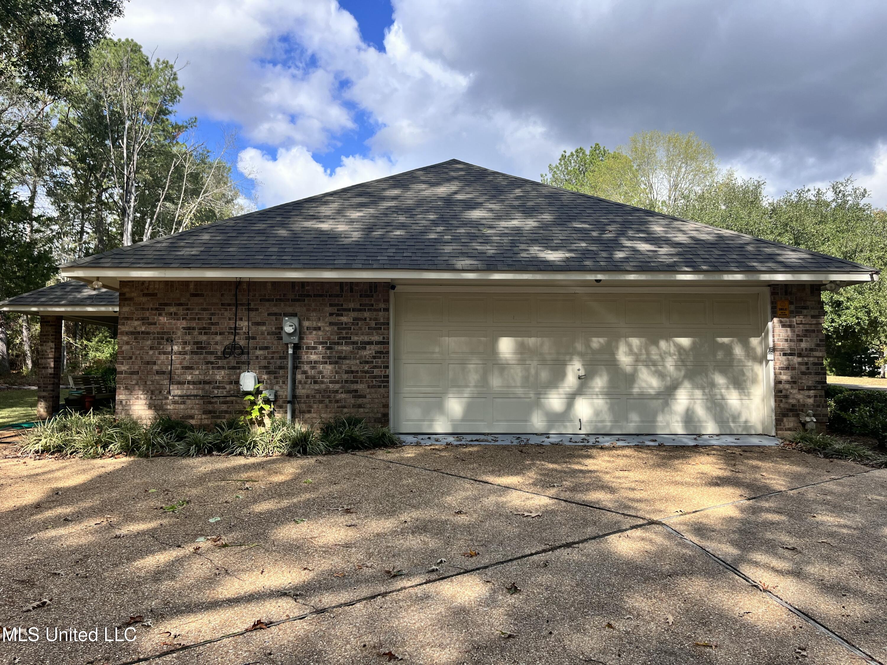 103 Stanton Hall Drive Florence, MS 39073 - Photo 2 of 52 IMG_9667