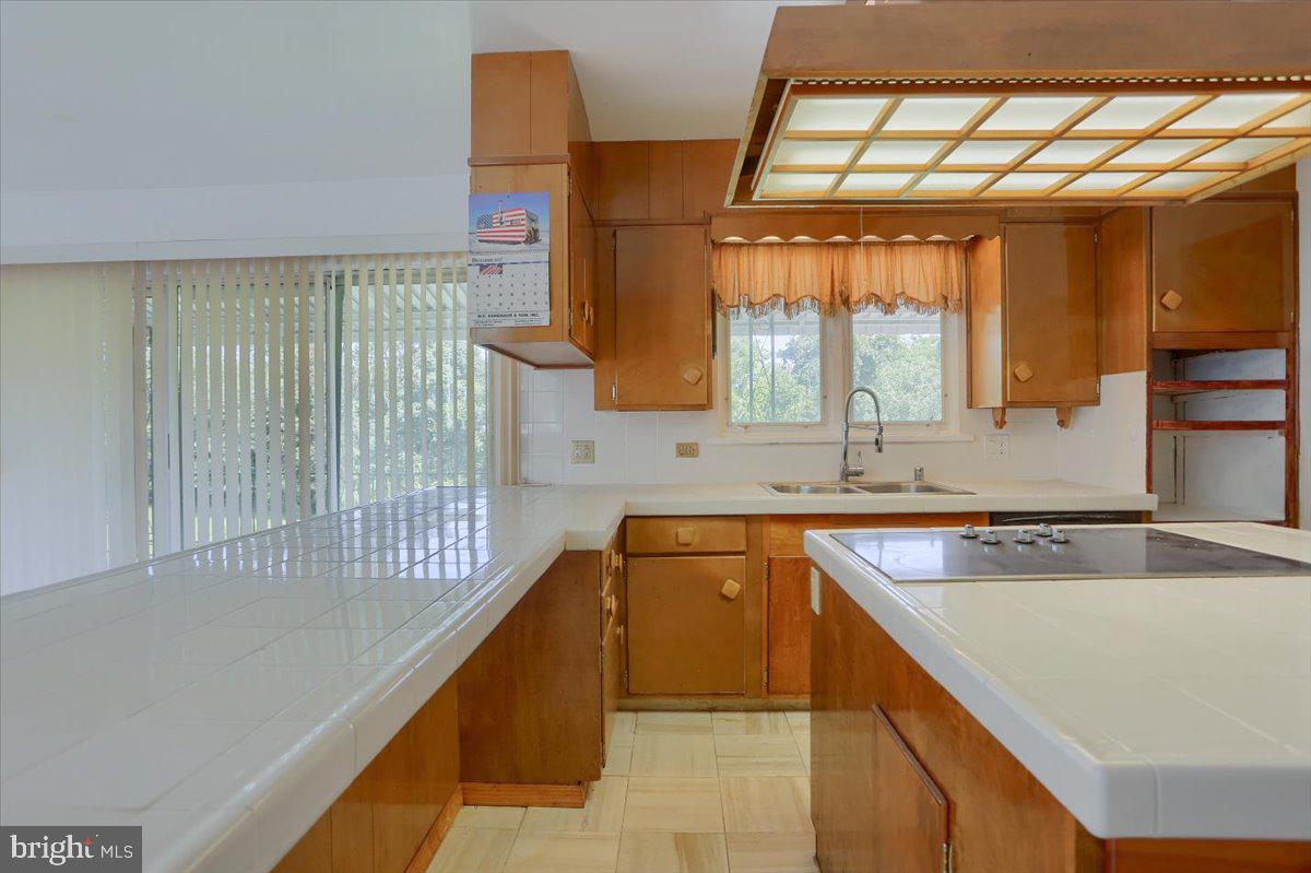 3608 Ridgeway Road Harrisburg, PA 17109 - Photo 15 of 47