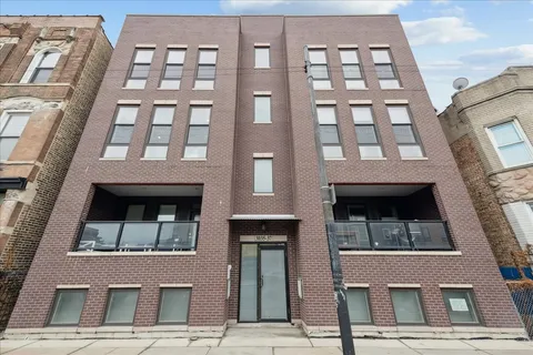 $539,900 | 3035 West Belmont Avenue, Unit 2E, Chicago, IL 60618
