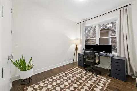 $539,900 | 3035 West Belmont Avenue, Unit 2E, Chicago, IL 60618