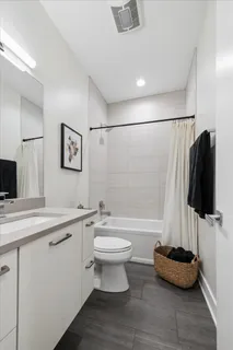 $539,900 | 3035 West Belmont Avenue, Unit 2E, Chicago, IL 60618