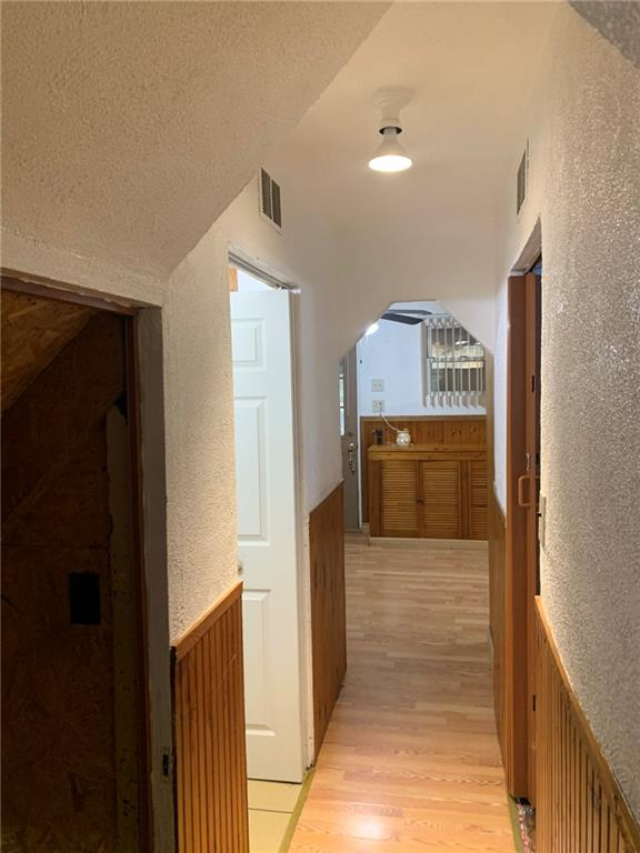 807 6th Street McKees Rocks, PA 15136 - Photo 3 of 25