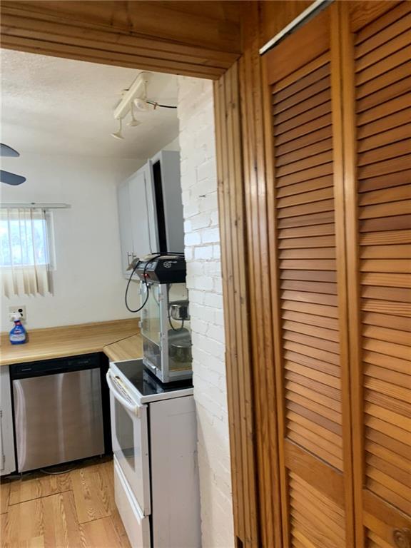 807 6th Street McKees Rocks, PA 15136 - Photo 8 of 25