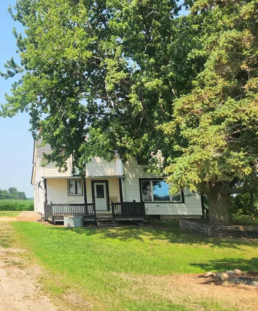 $185,000 | 21969 230th Avenue, Sleepy Eye, MN 56085