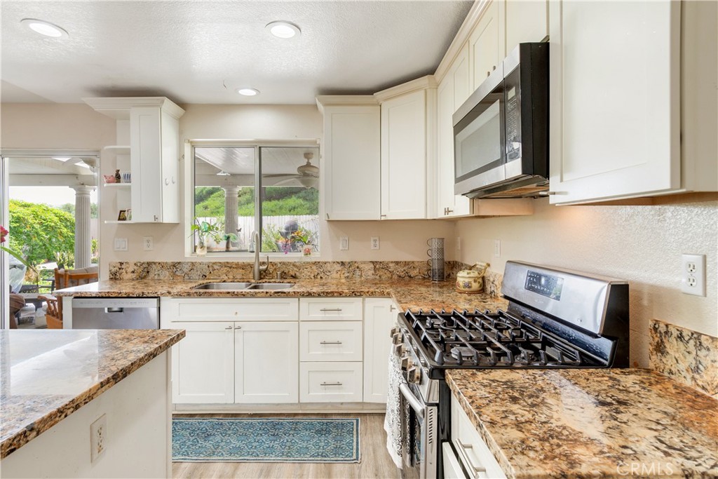 43359 Via Sabino Temecula, CA 92592 - Photo 11 of 29