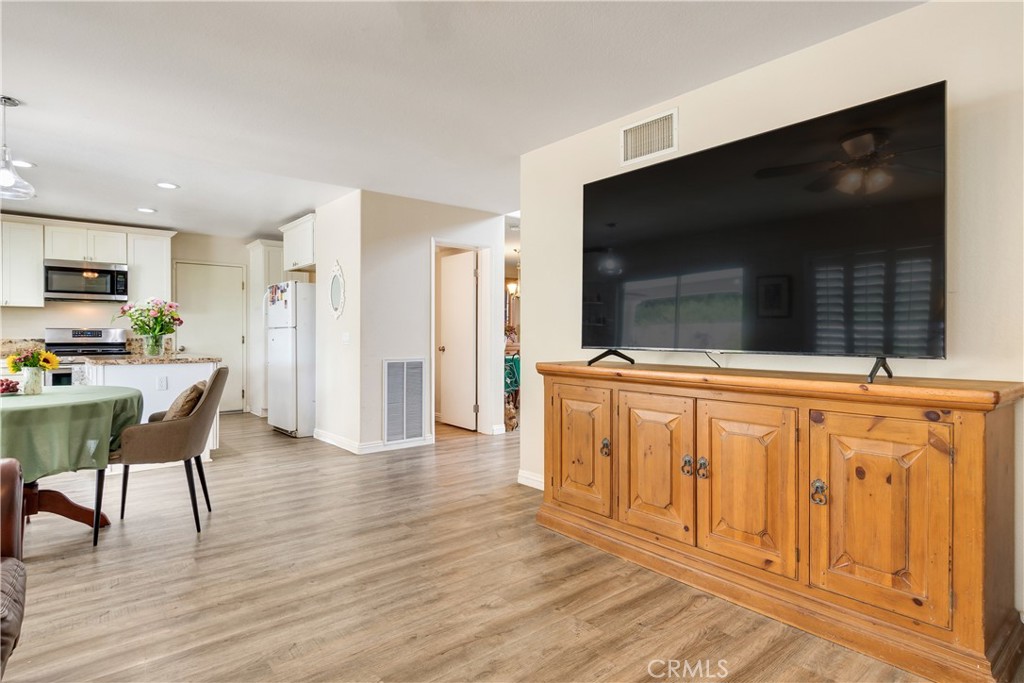 43359 Via Sabino Temecula, CA 92592 - Photo 7 of 29