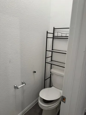 a view of an empty room and room