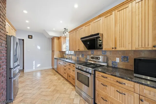 $8,000 | 50 Cedar Street, Millburn, NJ 07041