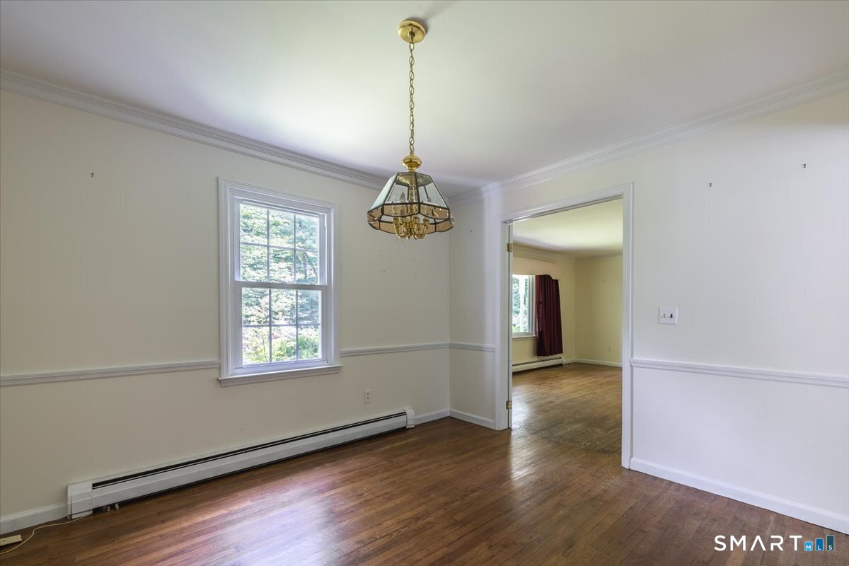 4 Twist Hill Road Newtown, CT 06470 - Photo 5 of 39