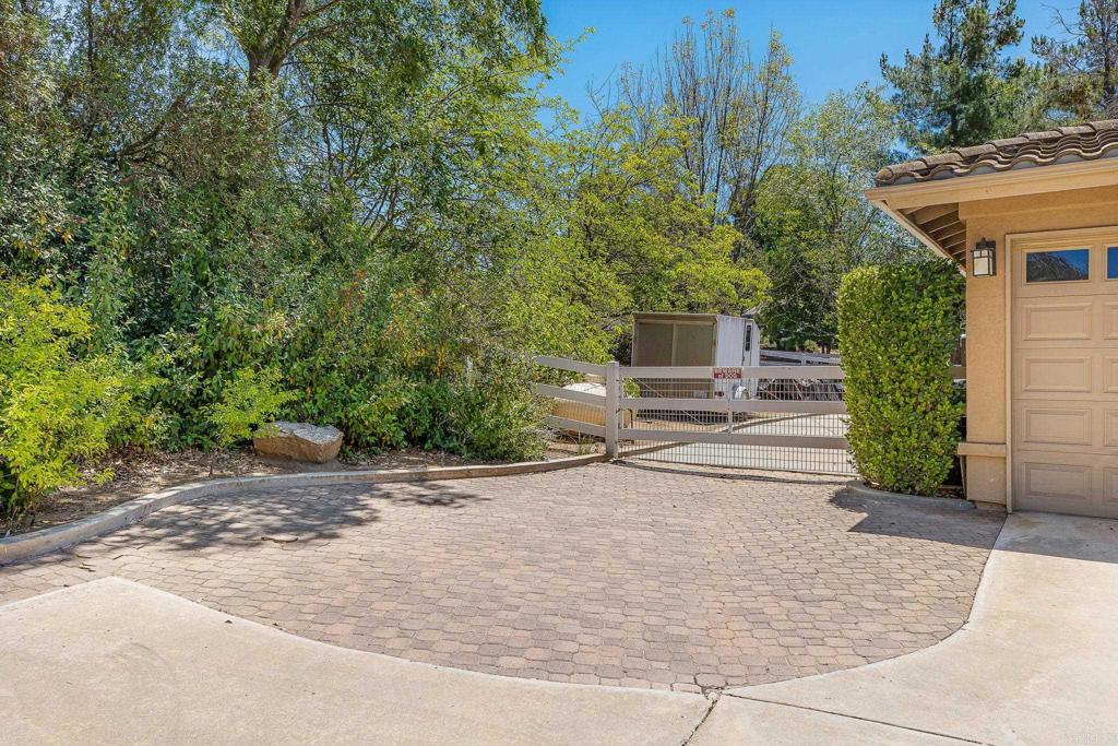 2445 Southern Oak Road Ramona, CA 92065 - Photo 8 of 60