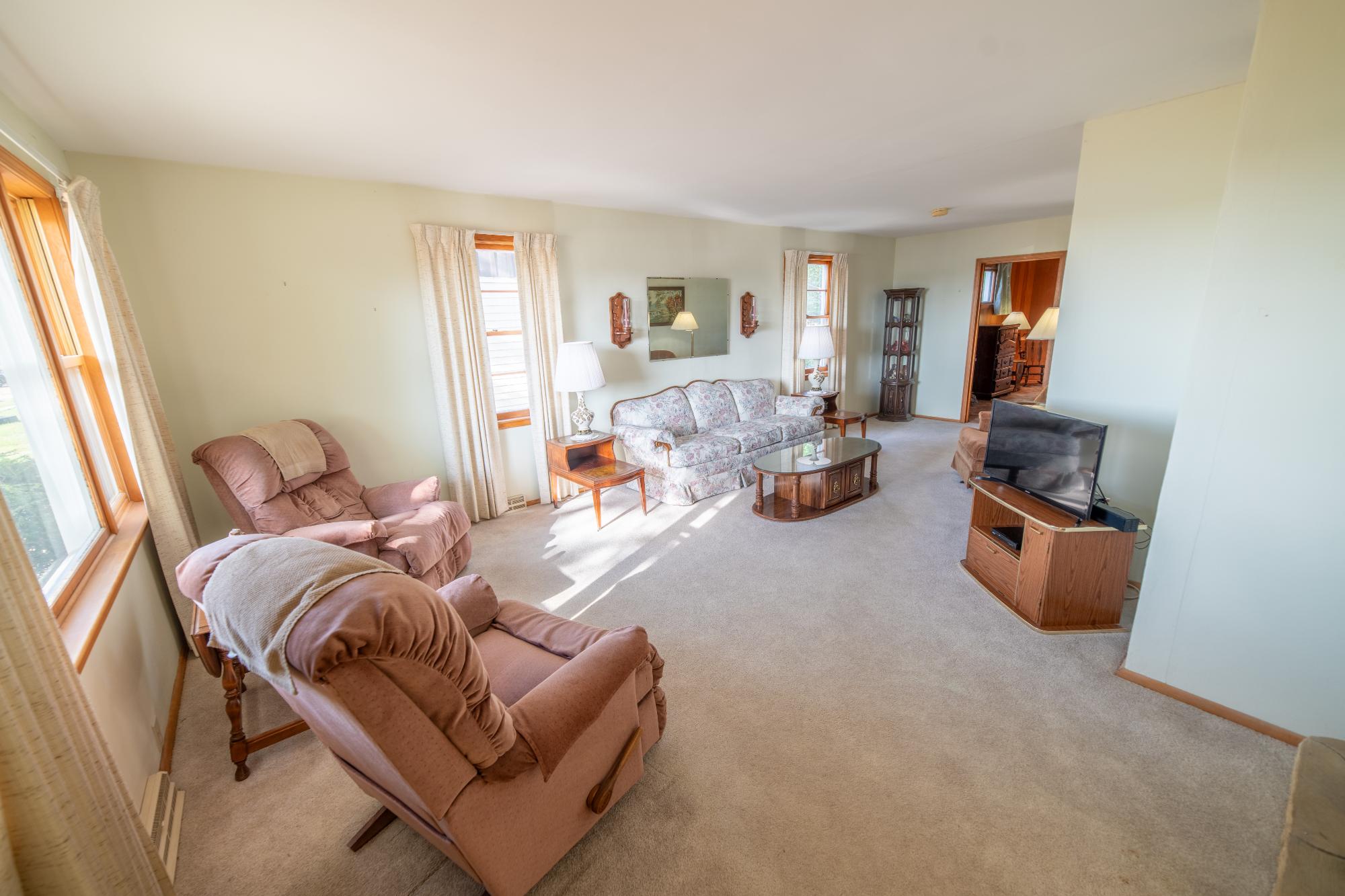 922 Messer Street Rhinelander, WI 54501 - Photo 5 of 31 Gallery Image 5