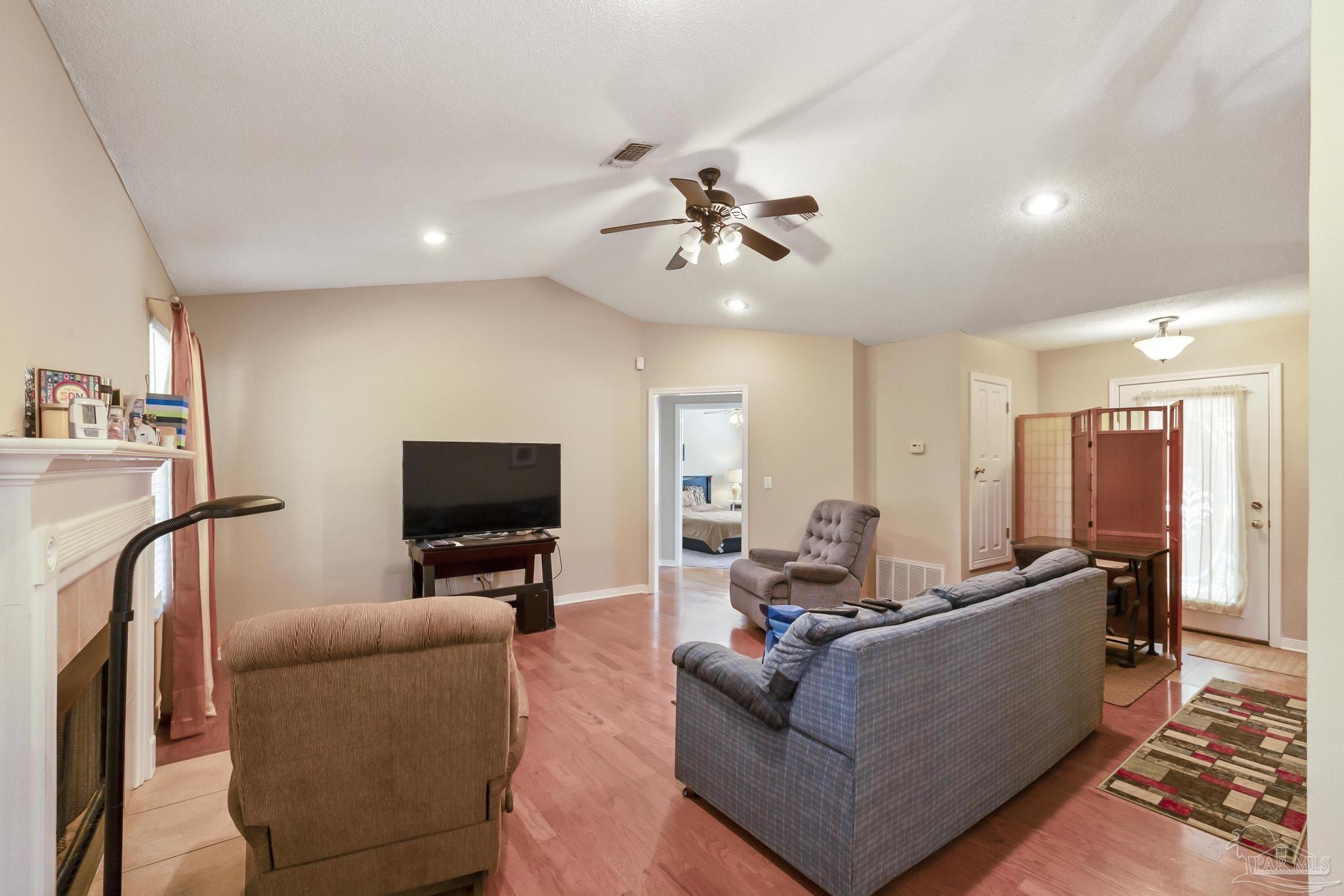 4713 Frontier Road Pace, FL 32571 - Photo 8 of 41