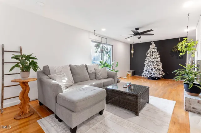 a picture of floor plan