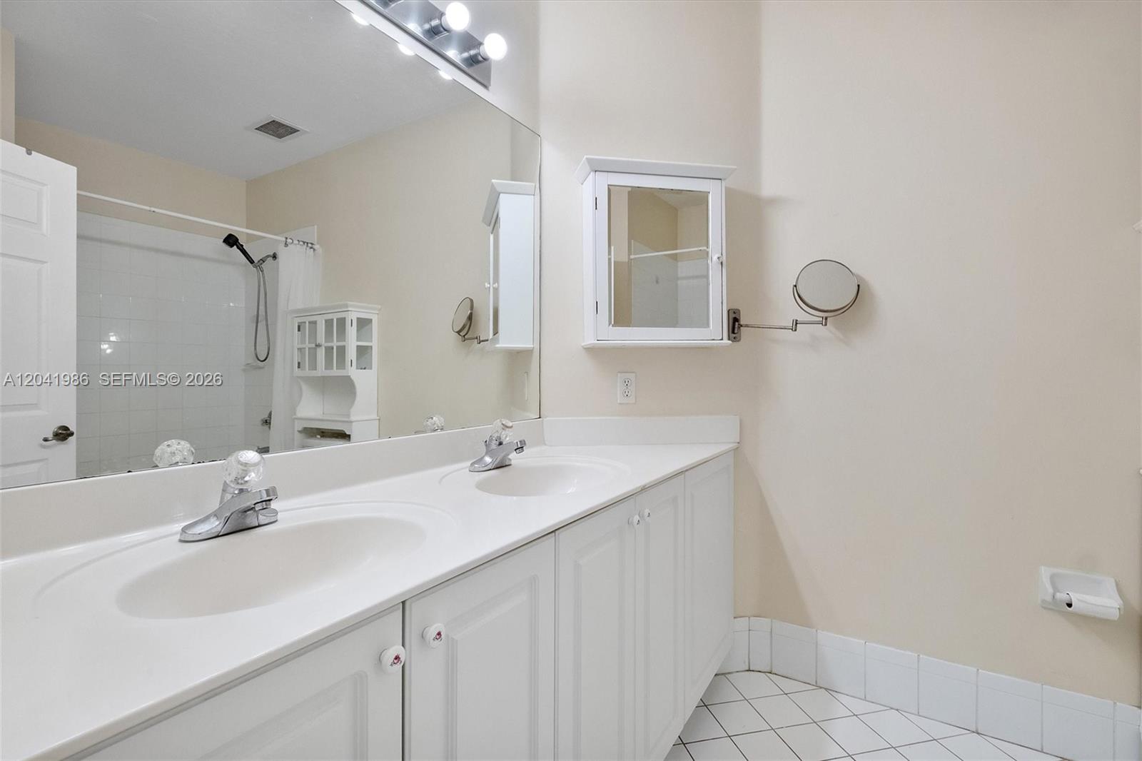 12334 Southwest 124th Path Miami, FL 33186 - Photo 12 of 31