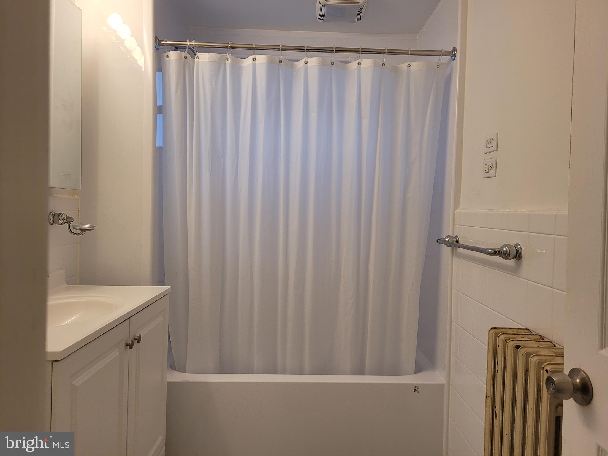 104 Woodbine Road Havertown, PA 19083 - Photo 34 of 45 2nd floor bathroom