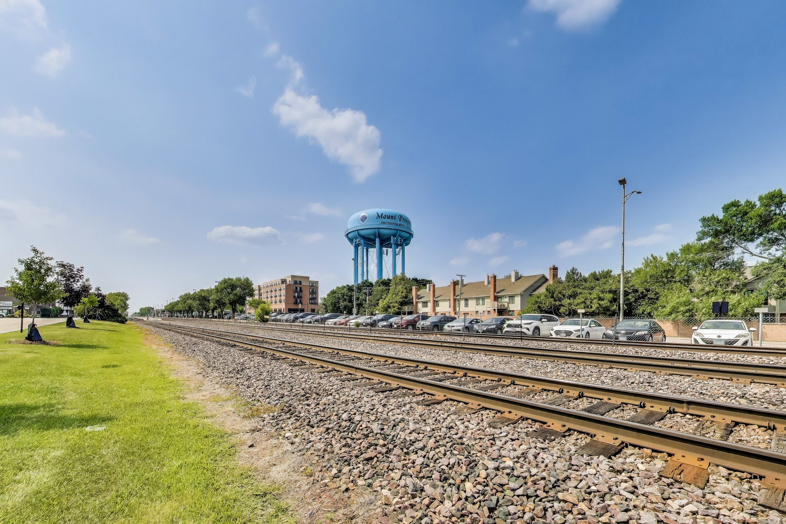 205 Dawson Drive Mount Prospect, IL 60056 - Photo 24 of 28 a view of a train station