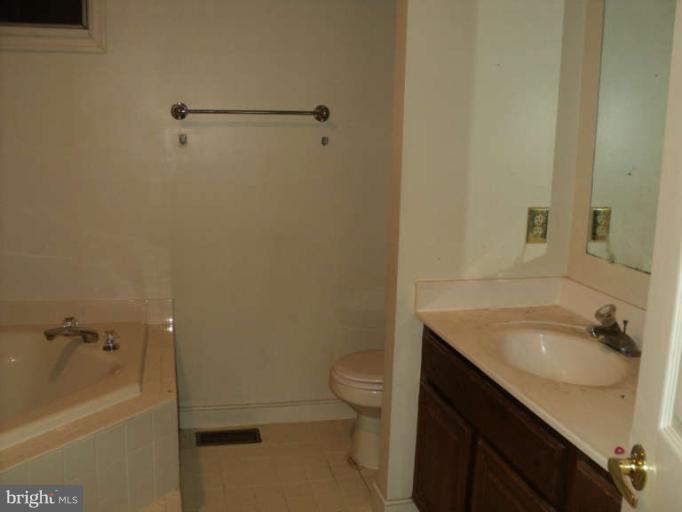 9105 Gardenia Road Baltimore, MD 21236 - Photo 14 of 16 Bath (Master)