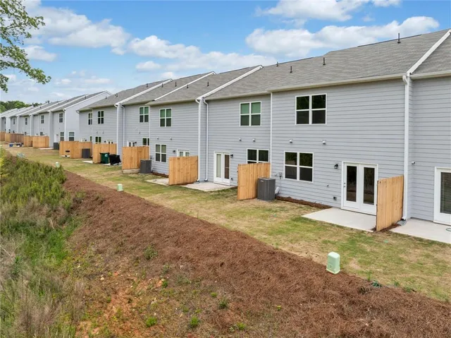 a picture of a bench in a wall