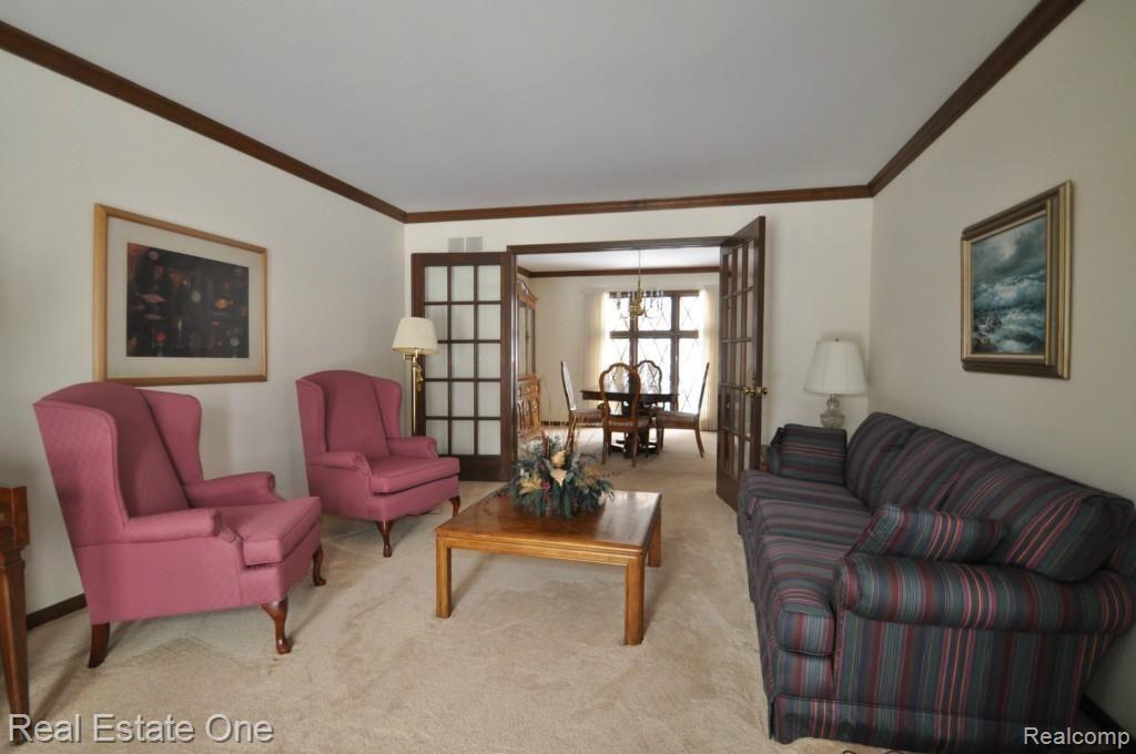 2595 Lambeth Park Rochester, MI 48306 - Photo 15 of 30 LIVING ROOM