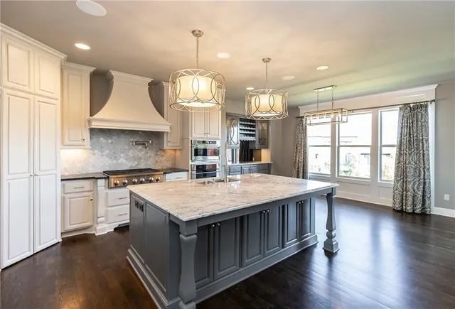 $999,000 | 15701 Canterbury Street, Overland Park, KS 66224