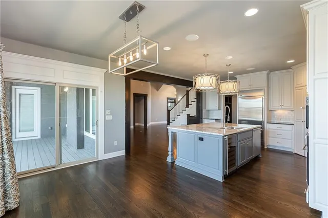 $999,000 | 15701 Canterbury Street, Overland Park, KS 66224