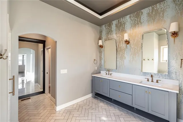 $999,000 | 15701 Canterbury Street, Overland Park, KS 66224