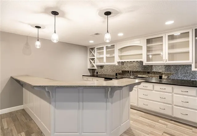 $999,000 | 15701 Canterbury Street, Overland Park, KS 66224