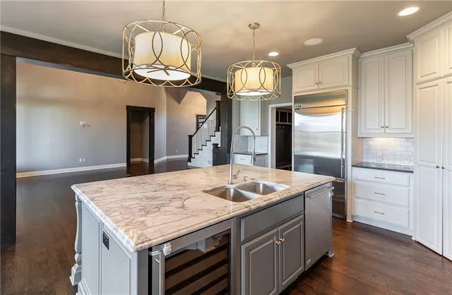 $999,000 | 15701 Canterbury Street, Overland Park, KS 66224