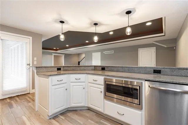 $999,000 | 15701 Canterbury Street, Overland Park, KS 66224