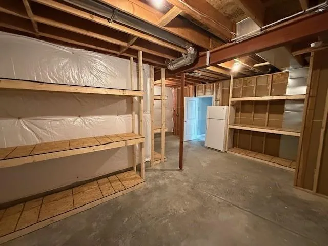 $999,000 | 15701 Canterbury Street, Overland Park, KS 66224