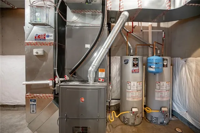 $999,000 | 15701 Canterbury Street, Overland Park, KS 66224