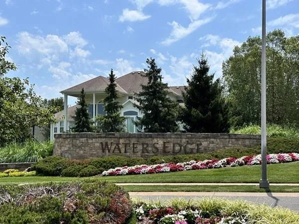 $999,000 | 15701 Canterbury Street, Overland Park, KS 66224