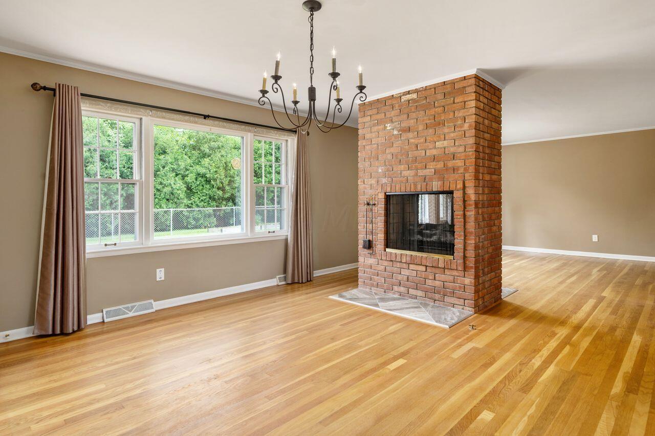 2110 Lytham Road Columbus, OH 43220 - Photo 8 of 39 Dining Room