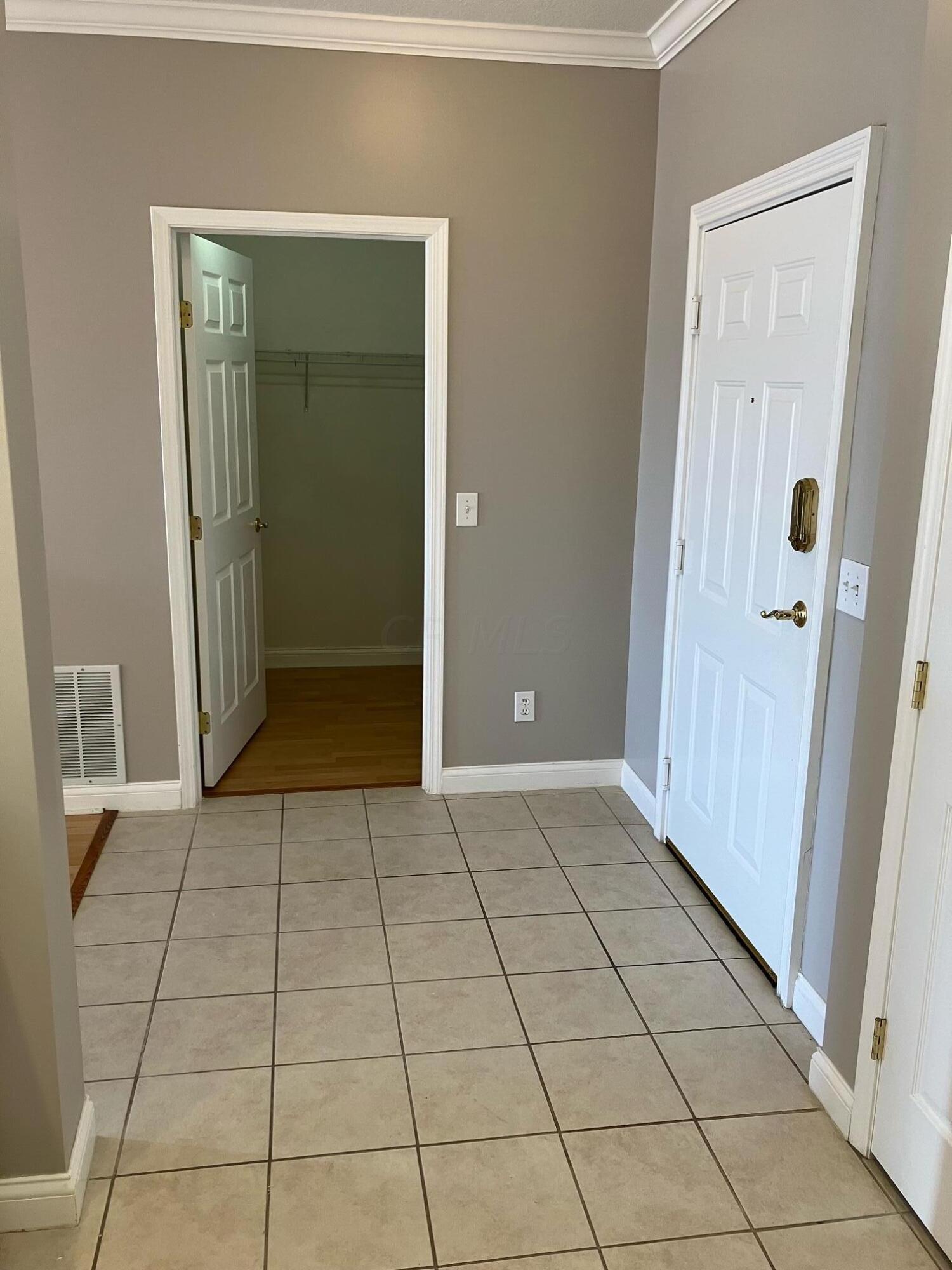 2245 Riverside Drive, Unit 304 Columbus, OH 43221 - Photo 14 of 21 Entry