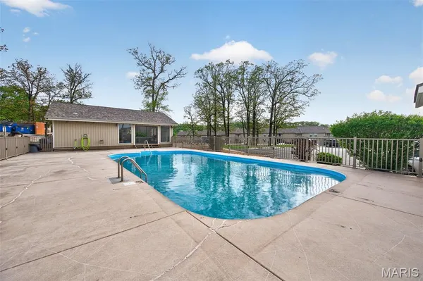 $259,900 | 131 Indian Pointe, Osage Beach, MO 65065