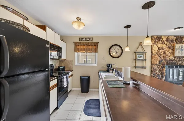 $259,900 | 131 Indian Pointe, Osage Beach, MO 65065