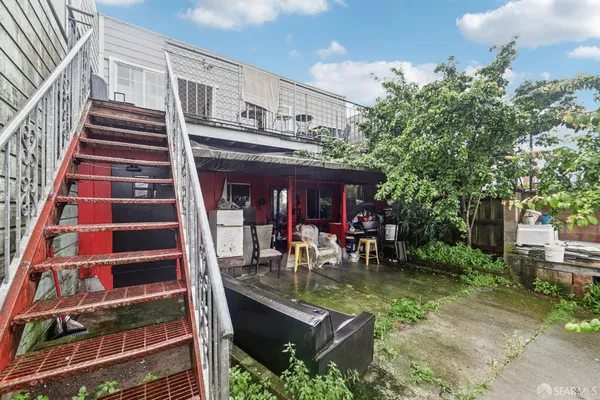 $949,000 | 750 Sweeny Street, San Francisco, CA 94134