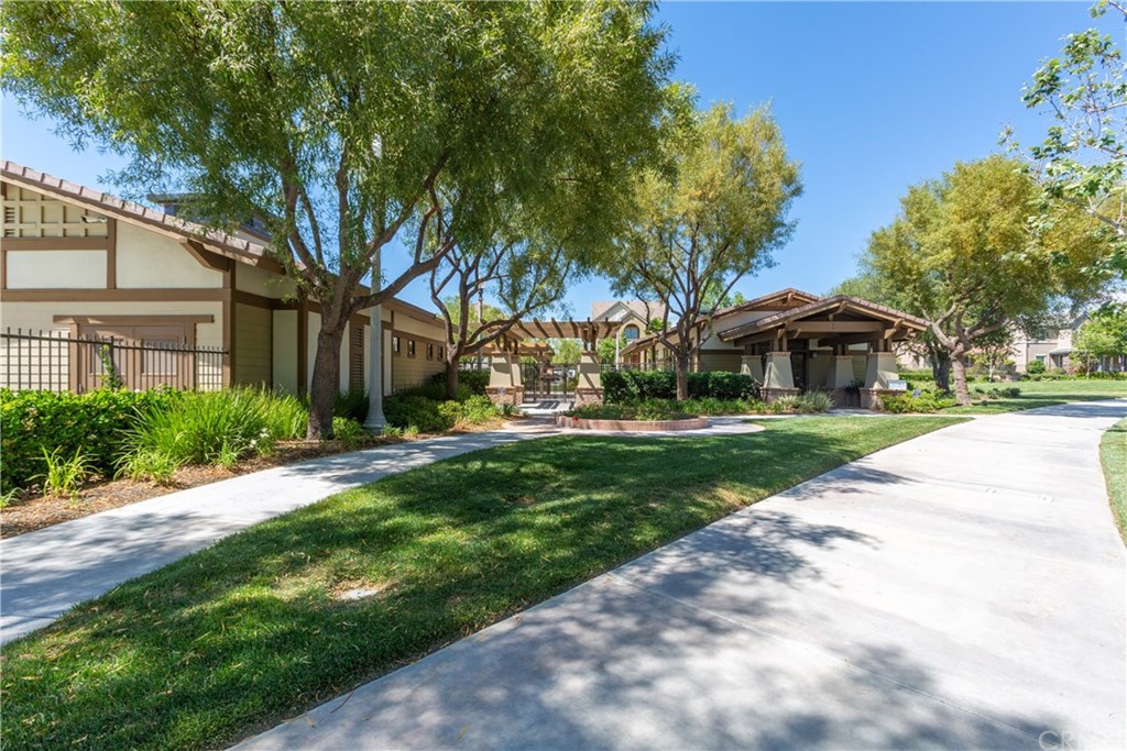24002 Cornelia Place Valencia, CA 91354 - Photo 26 of 28 Community clubhouse and pool area