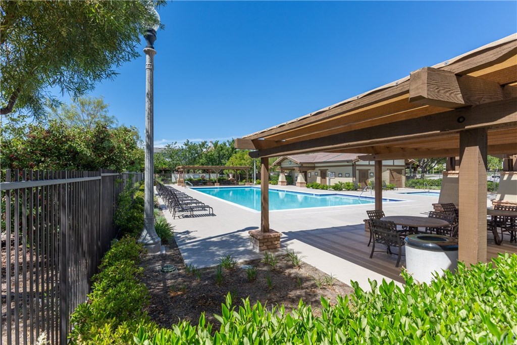 24002 Cornelia Place Valencia, CA 91354 - Photo 27 of 28 Community pool and hot tub