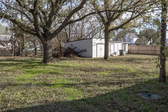 a view of yard with tree s