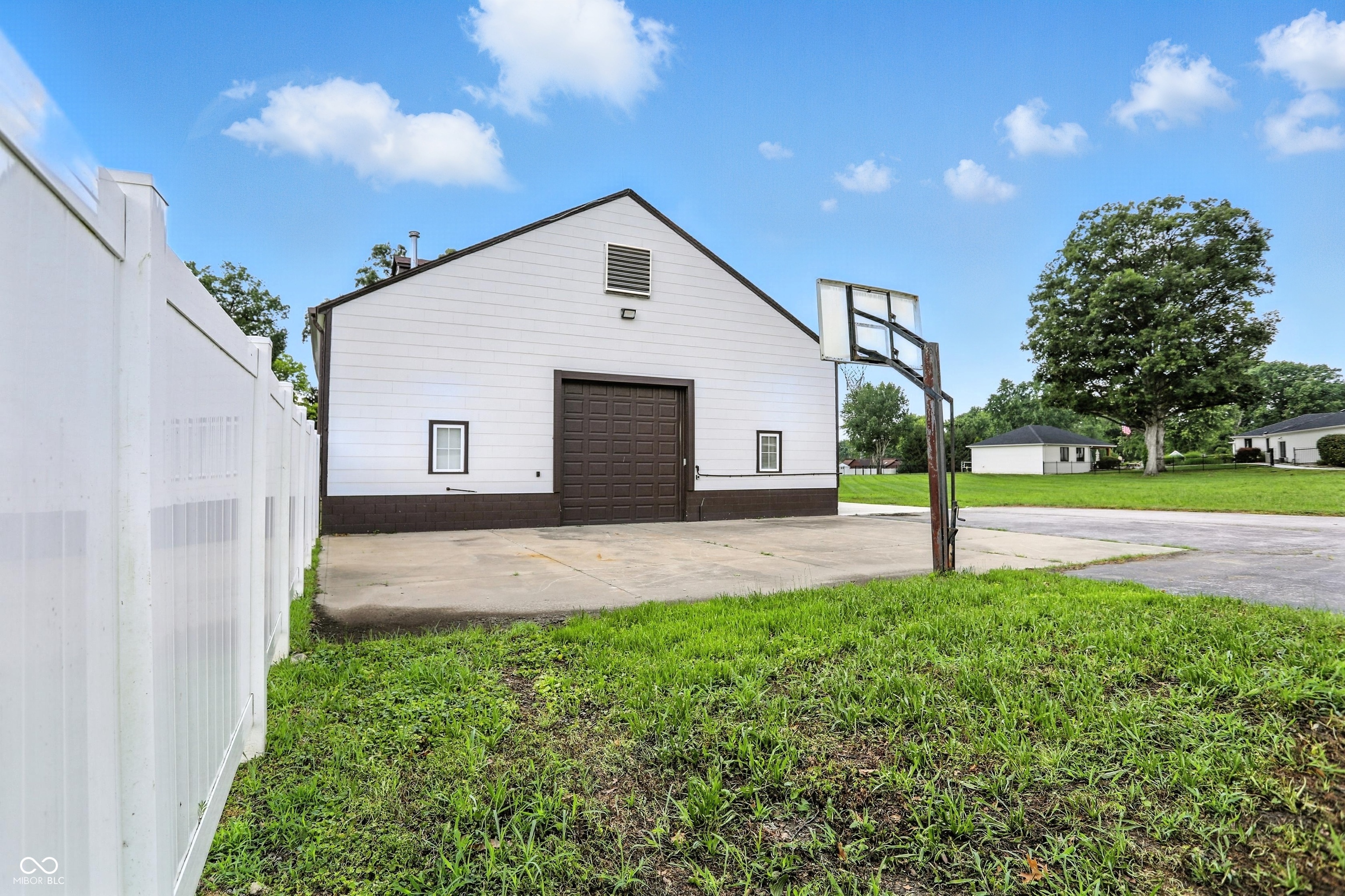 311 Jordan Road Indianapolis, IN 46217 - Photo 6 of 26