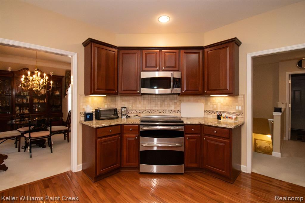 3663 Tremonte Circle Rochester, MI 48306 - Photo 10 of 32