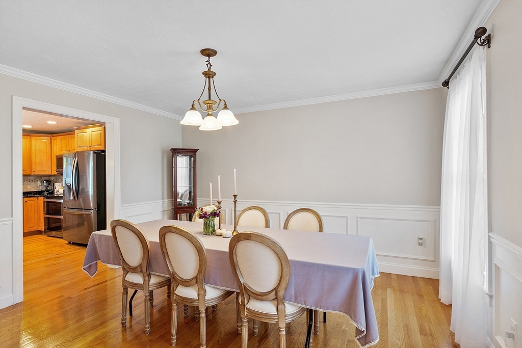 27 Garfield Avenue Danvers, MA 01923 - Photo 13 of 41