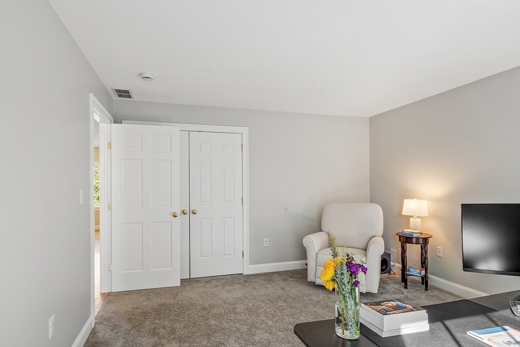 27 Garfield Avenue Danvers, MA 01923 - Photo 26 of 41