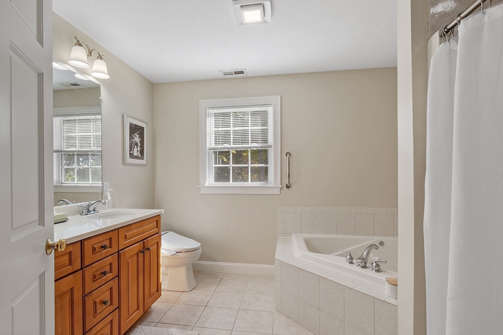 27 Garfield Avenue Danvers, MA 01923 - Photo 33 of 41