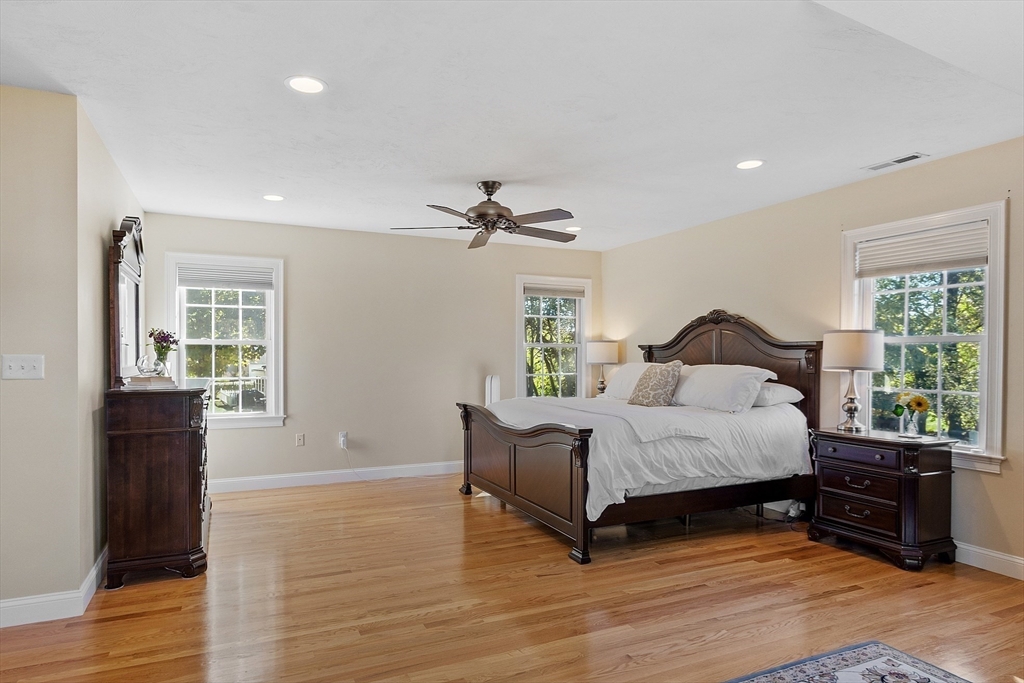 27 Garfield Avenue Danvers, MA 01923 - Photo 36 of 41
