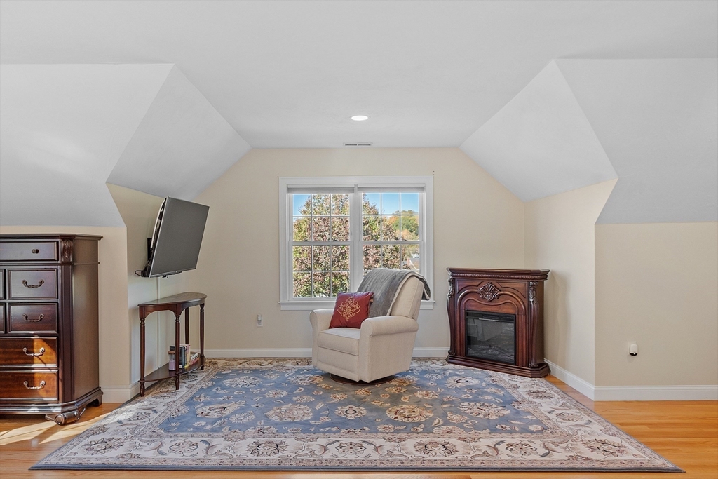 27 Garfield Avenue Danvers, MA 01923 - Photo 38 of 41