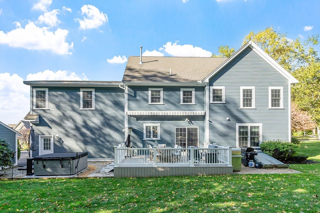 27 Garfield Avenue Danvers, MA 01923 - Photo 6 of 41