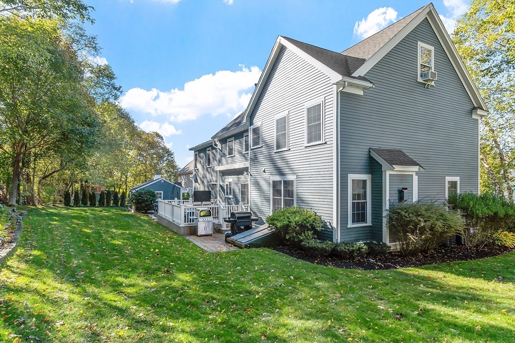27 Garfield Avenue Danvers, MA 01923 - Photo 9 of 41