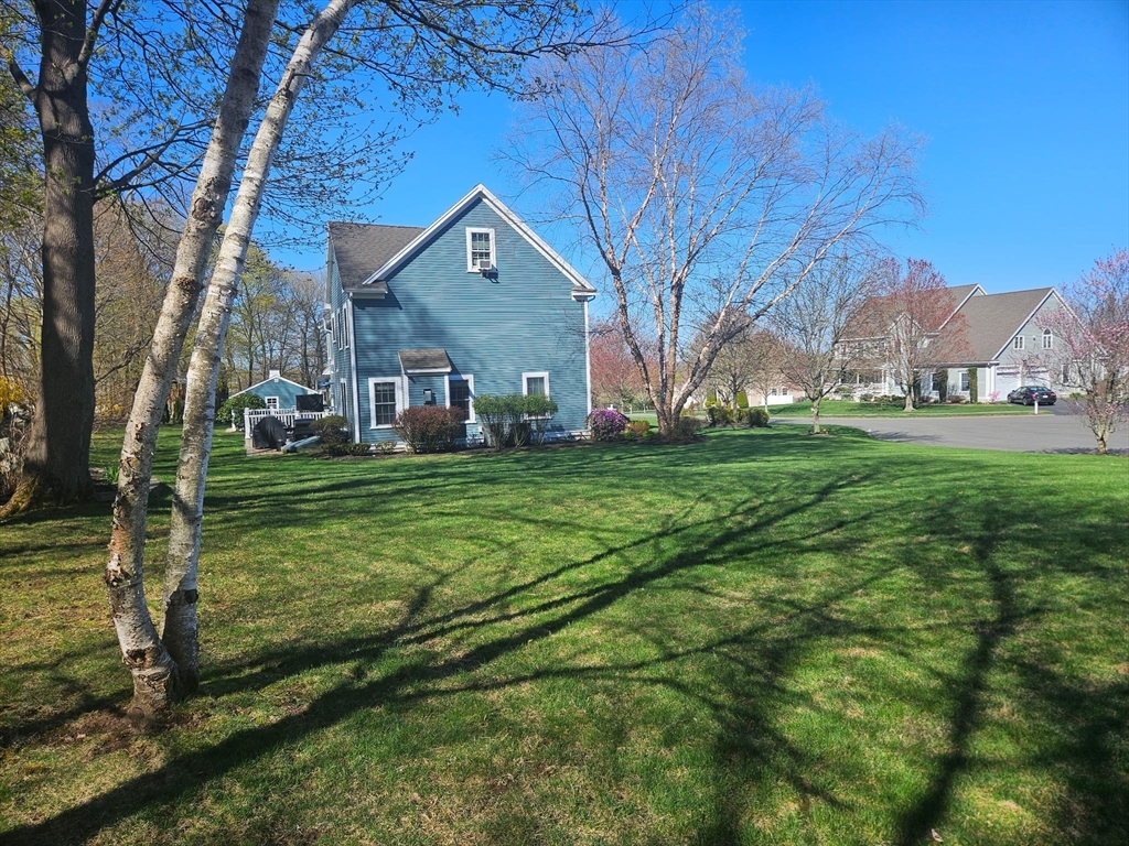 27 Garfield Avenue Danvers, MA 01923 - Photo 10 of 41